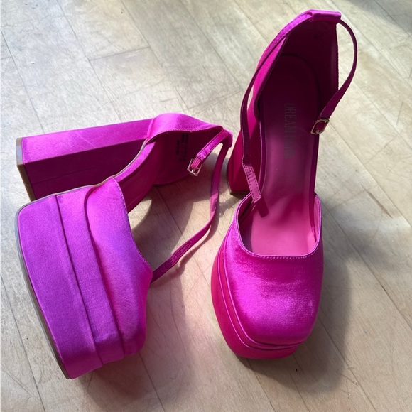 Dream Pairs Shoes - Inspired by Versace Fuchsia Platform Heels